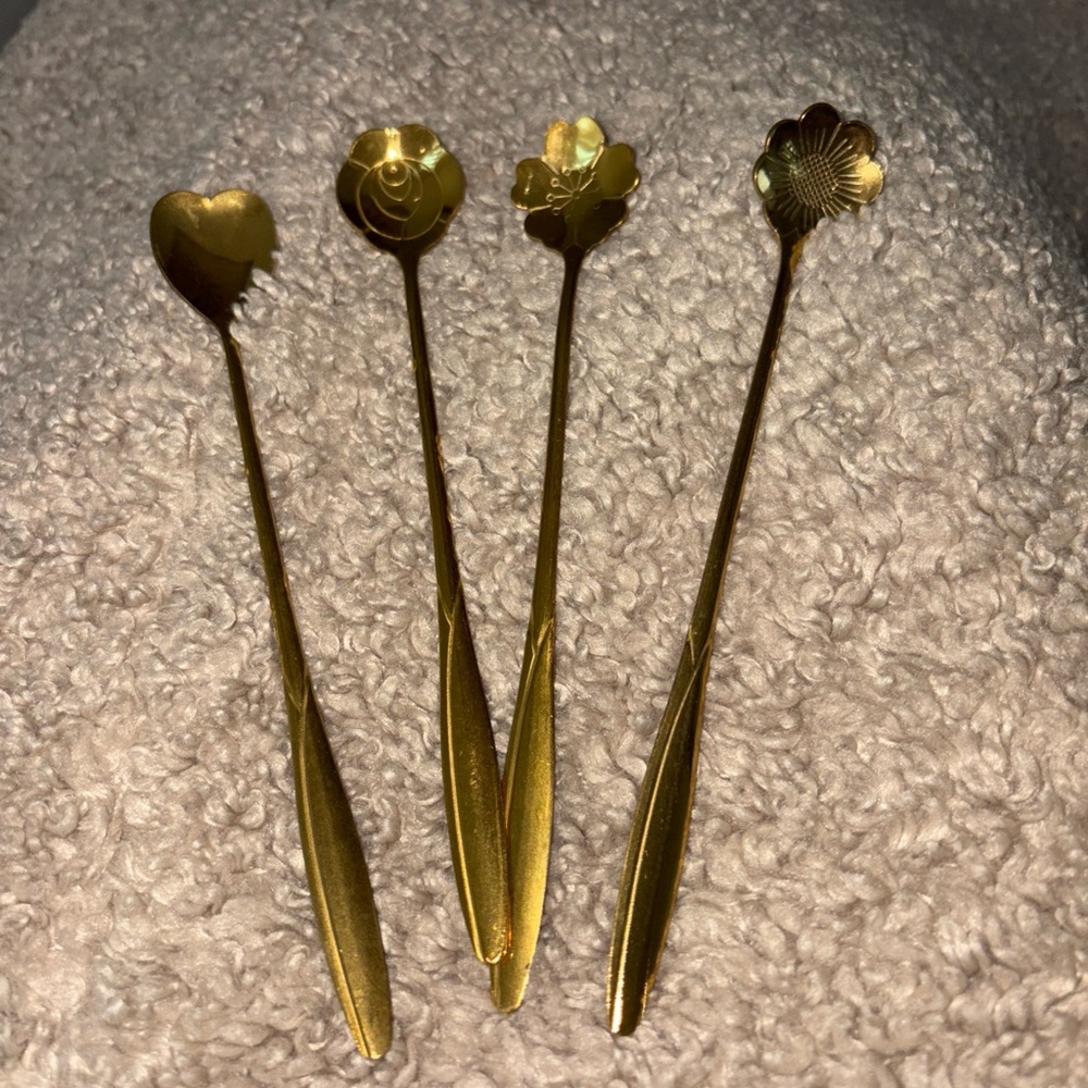 New in Package Gold Toned Set of 4 Long Stemmed Coffee/Tea Spoons